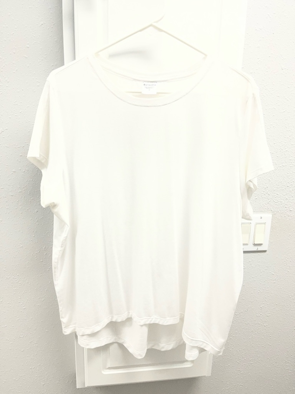 Athleta Cream Short Sleeve Crew Tee